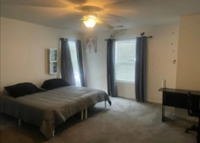 Spacious 4 Bedroom House!